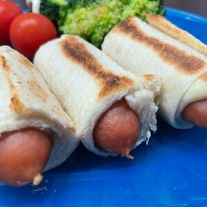 簡単ごはん★ホットソーセージロール